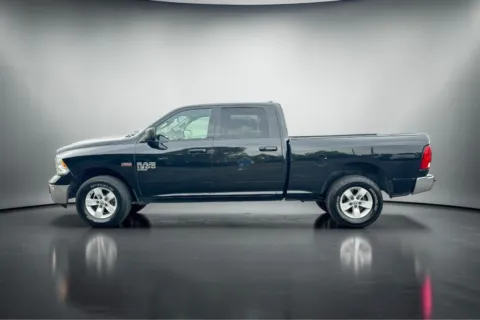 More photos of 2019 RAM 1500 CLASSIC SLT at Shift Automotive Group, TX
