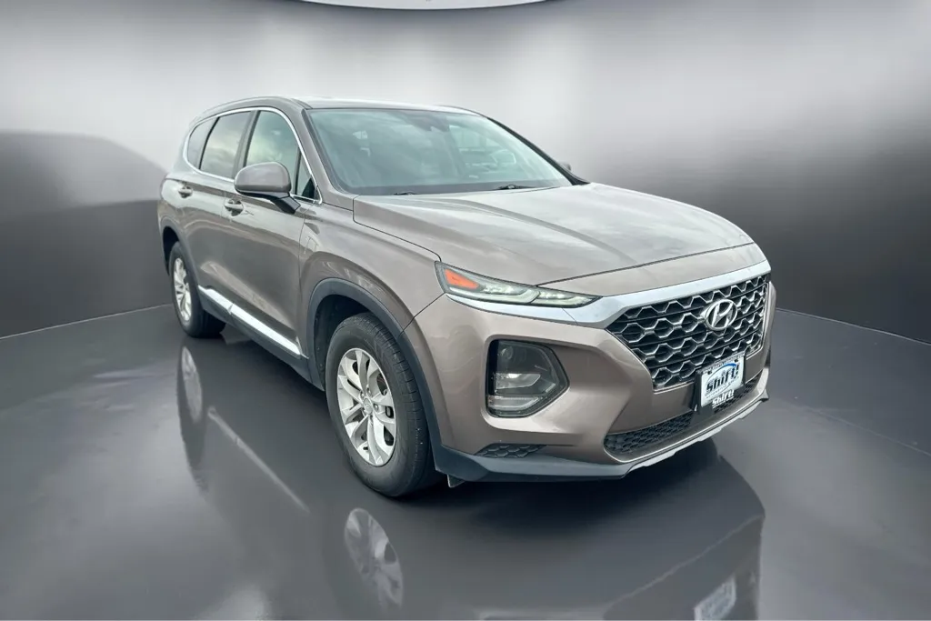 Gray 2019 HYUNDAI SANTA FE SE for sale in Lubbock, TX