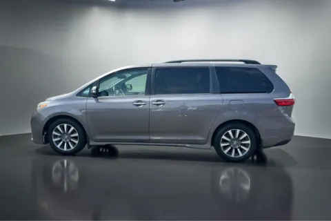More photos of 2020 TOYOTA SIENNA LTD PREMIUM at Shift Automotive Group, TX