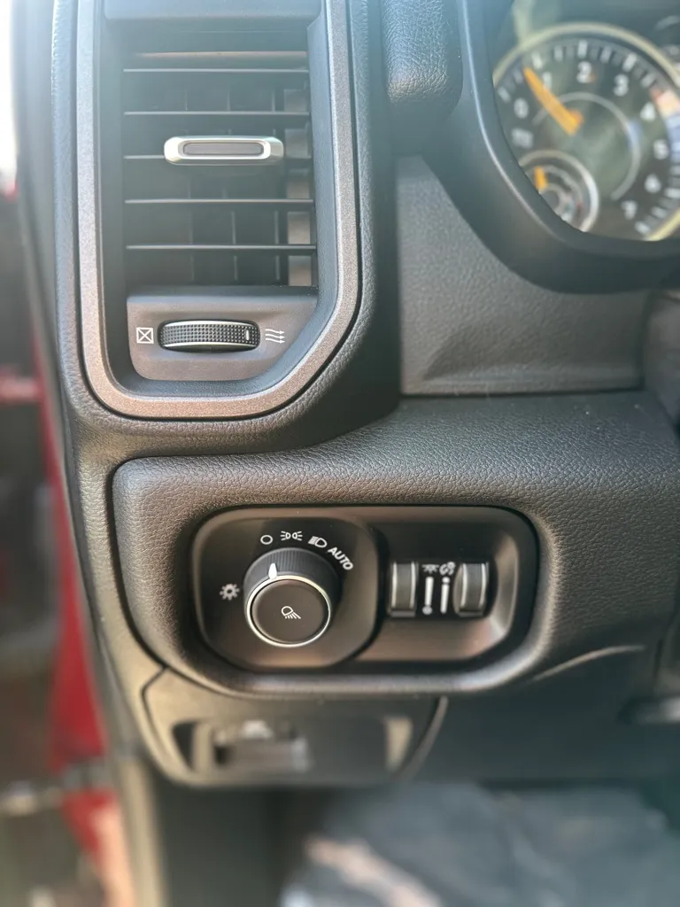 2019 RAM Ram 1500 Pickup Tradesman - Photo 18