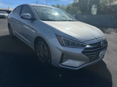 Gray 2019 HYUNDAI ELANTRA SEL for sale in Lubbock, TX