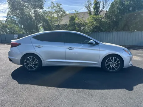 More photos of 2019 HYUNDAI ELANTRA SEL at Shift Automotive Group, TX