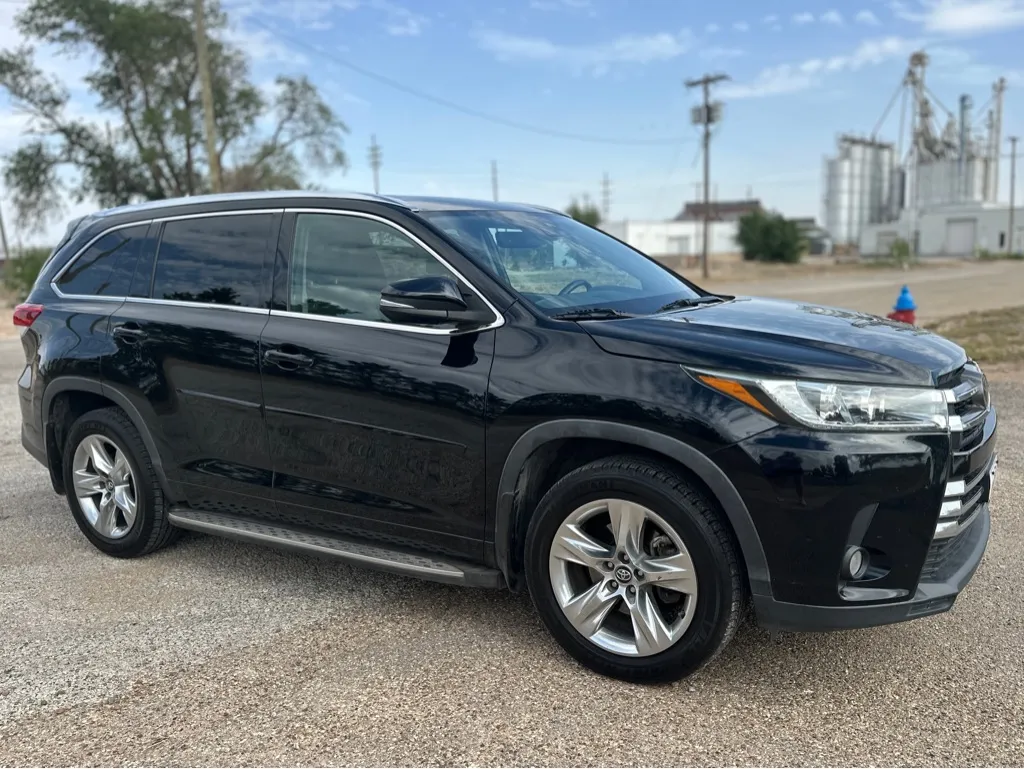 Black 2018 TOYOTA HIGHLANDER LIMITED for sale in Lubbock, TX