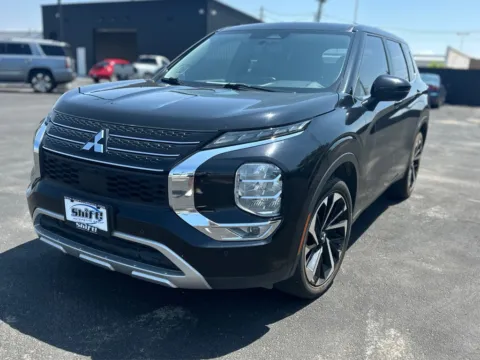 Photos of 2023 MITSUBISHI OUTLANDER SE for sale in Lubbock, TX at Shift Automotive Group