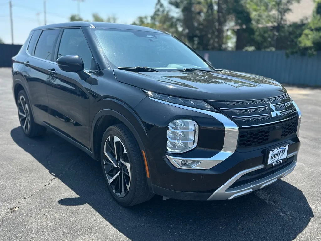 Black 2023 MITSUBISHI OUTLANDER SE for sale in Lubbock, TX