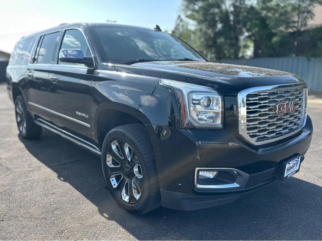 Black 2020 GMC YUKON XL DENALI for sale in Lubbock, TX