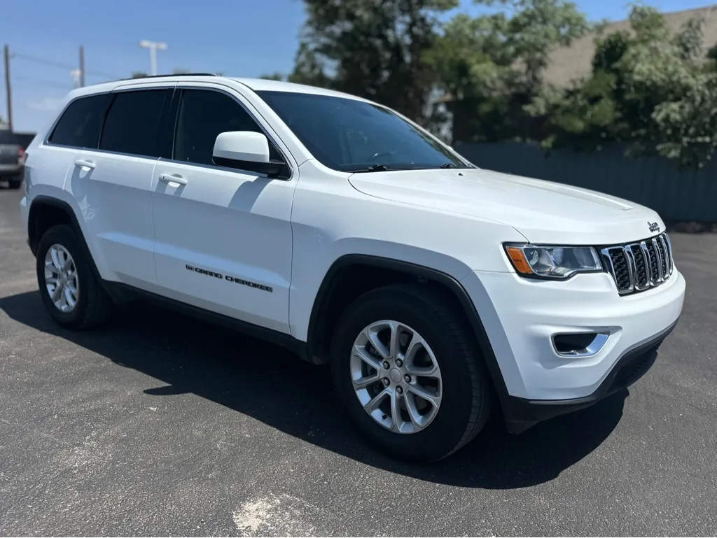 White 2022 JEEP GRAND CHEROKEE LAREDO E for sale in Lubbock, TX