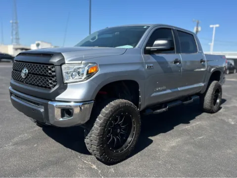 Silver 2017 TOYOTA TUNDRA CREWMAX SR5 for sale in Lubbock, TX