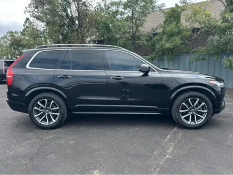 More photos of 2019 VOLVO XC90 T6 MOMENTUM at Shift Automotive Group, TX