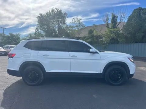 More photos of 2023 VOLKSWAGEN ATLAS SE at Shift Automotive Group, TX