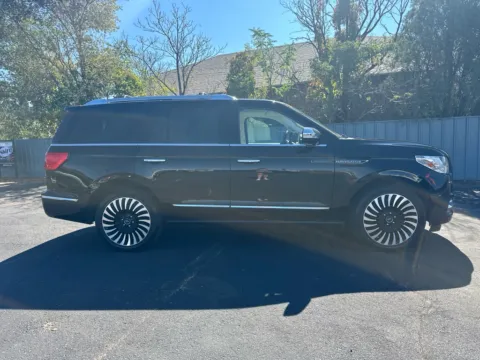 More photos of 2018 LINCOLN NAVIGATOR BLACK LABEL at Shift Automotive Group, TX