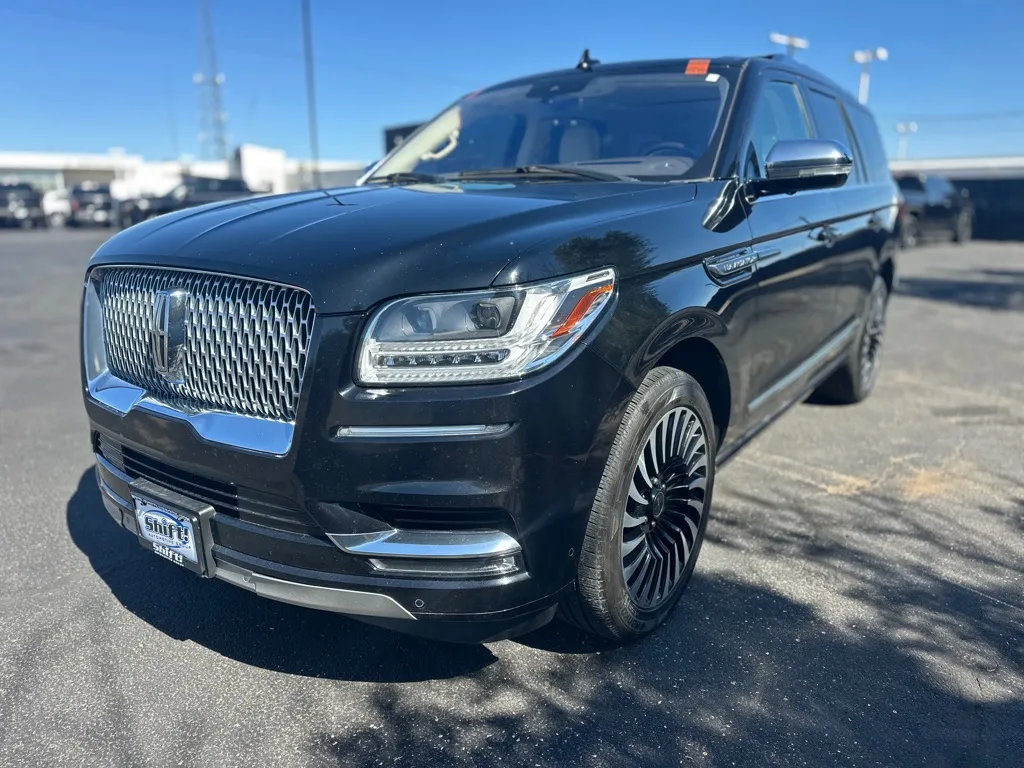 Black 2018 LINCOLN NAVIGATOR BLACK LABEL for sale in Lubbock, TX
