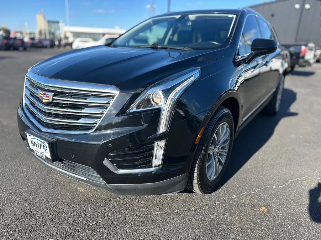 Black 2017 CADILLAC XT5 LUXURY for sale in Lubbock, TX