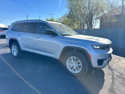 More photos of 2022 JEEP GRAND CHEROKEE L LAREDO at Shift Automotive Group, TX