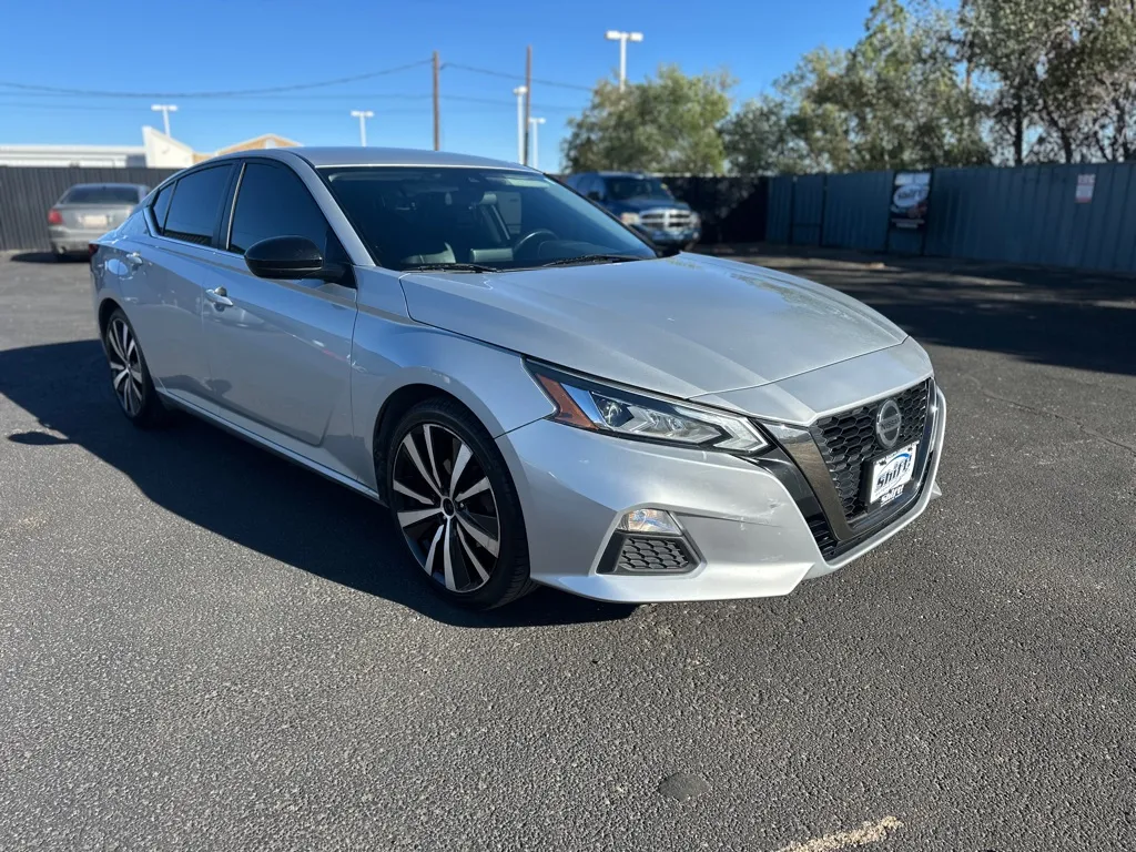Silver 2021 NISSAN ALTIMA SR for sale in Lubbock, TX