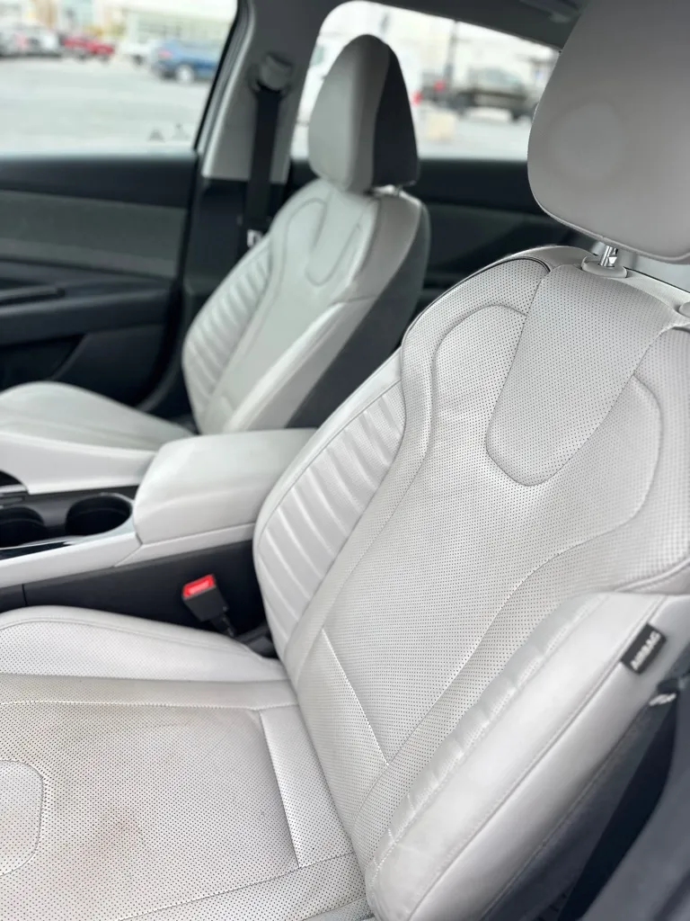 2021 Hyundai Elantra Limited - Photo 19