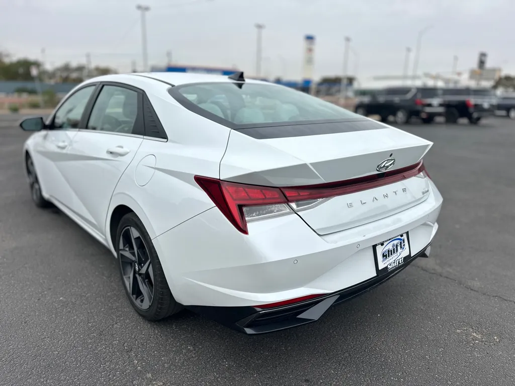 2021 Hyundai Elantra Limited - Photo 11