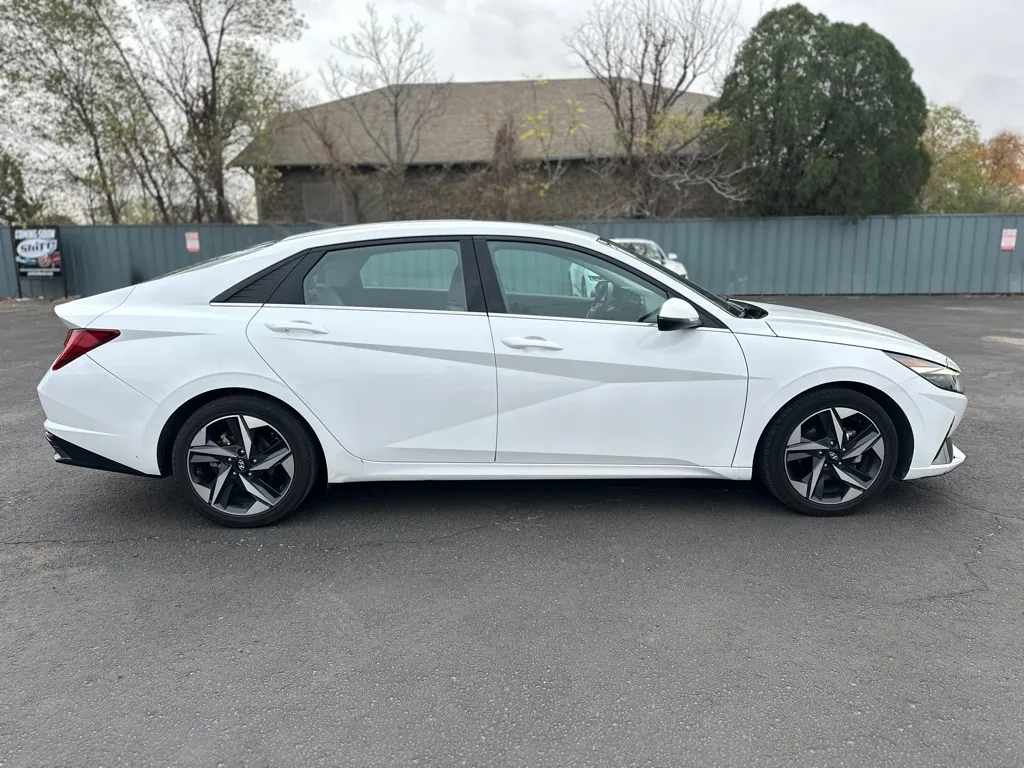 2021 Hyundai Elantra Limited - Photo 6