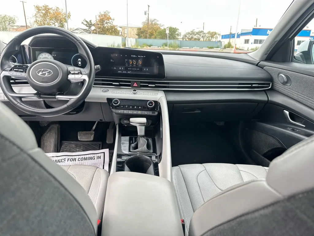 2021 Hyundai Elantra Limited - Photo 30