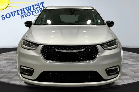 Photos of 2024 Chrysler Pacifica Touring L for sale in Pueblo, CO at Southwest Motors