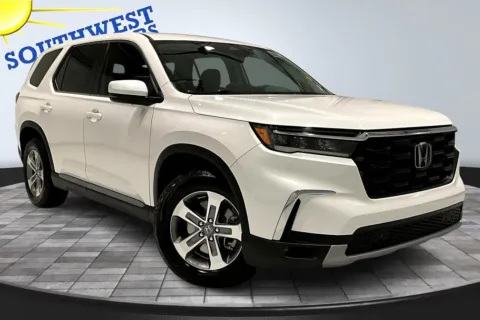 Another view of 2023 Honda Pilot EX-L 7 Passenger for sale in Pueblo, CO at Southwest Motors