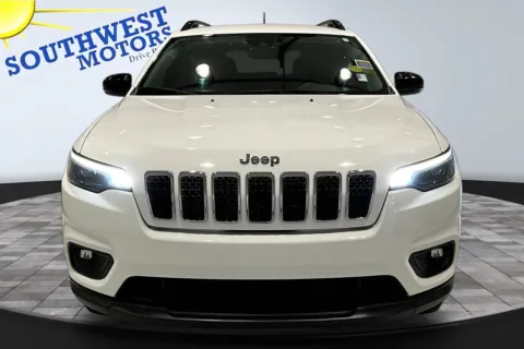 Photos of 2022 Jeep Cherokee Latitude Lux for sale in Pueblo, CO at Southwest Motors