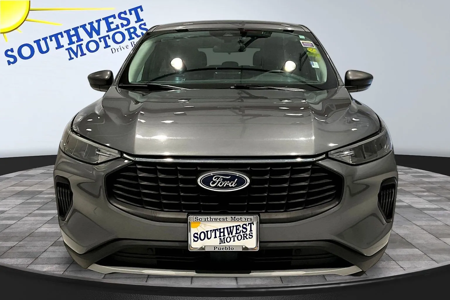 Ford Escape photo 2