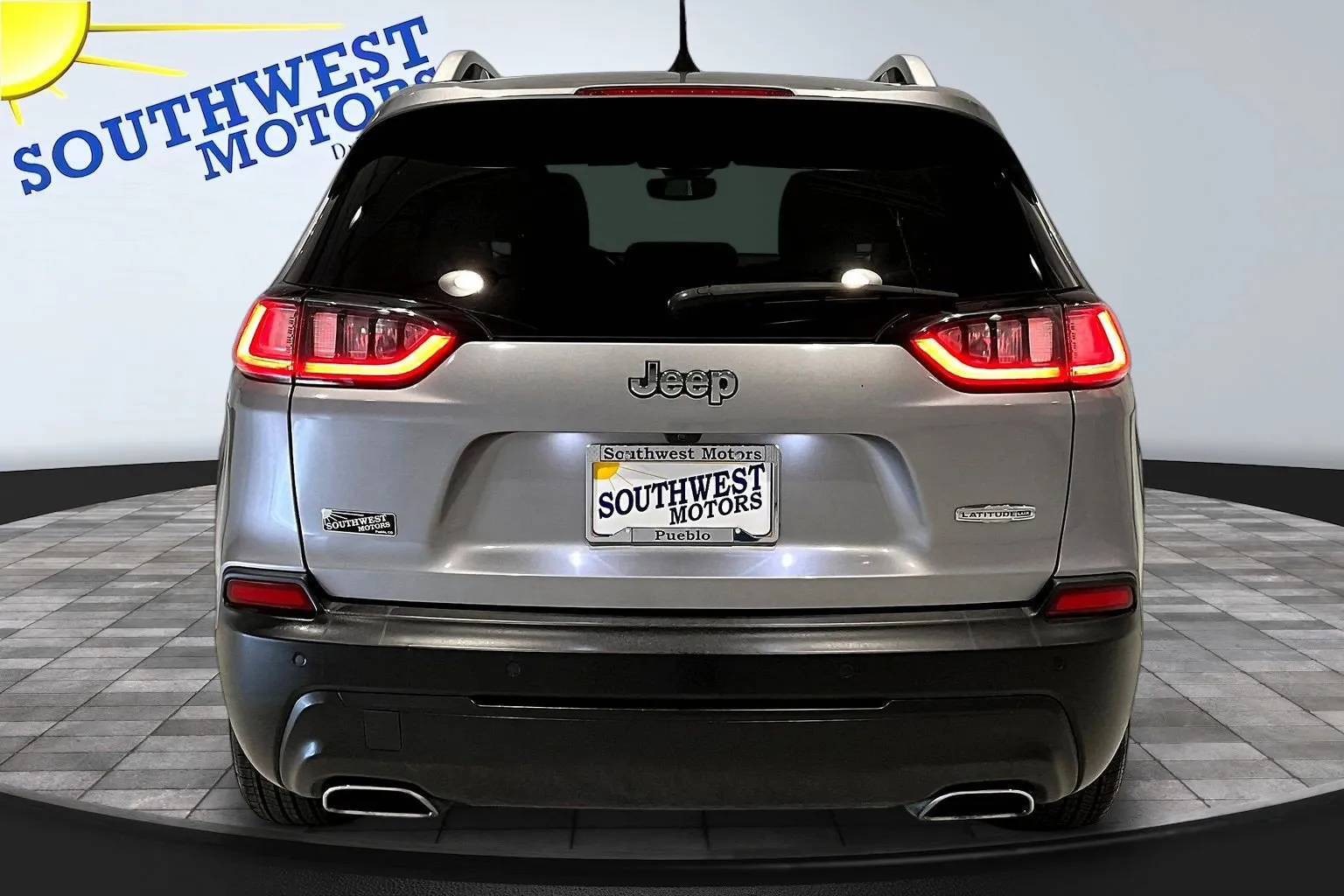 Jeep Cherokee photo 6