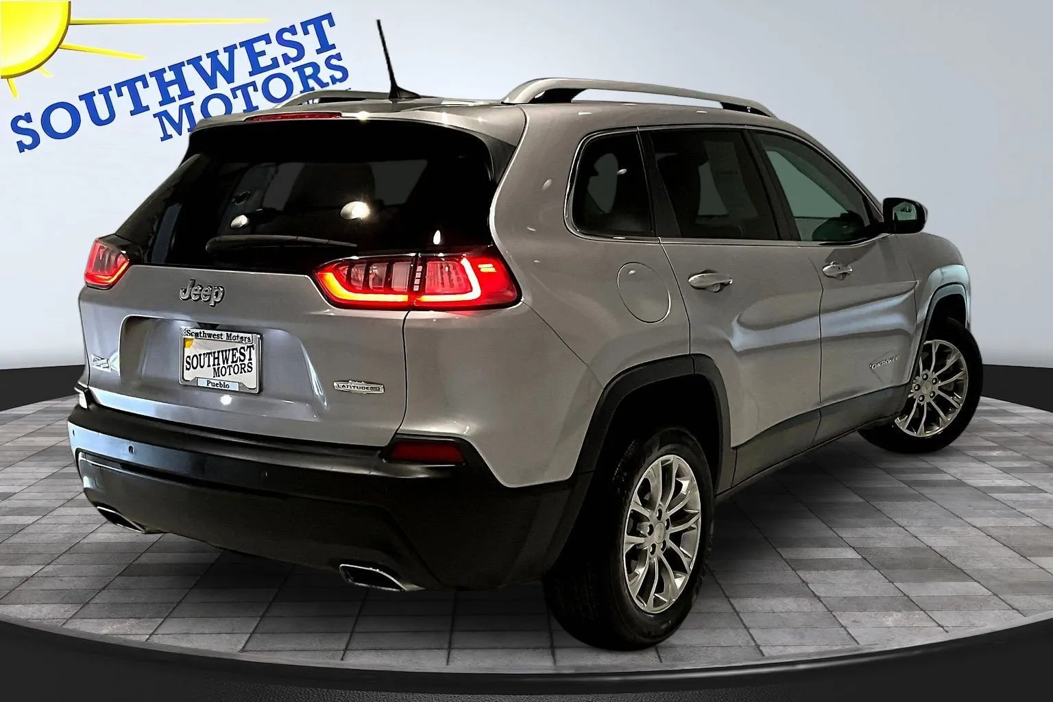 Jeep Cherokee photo 7