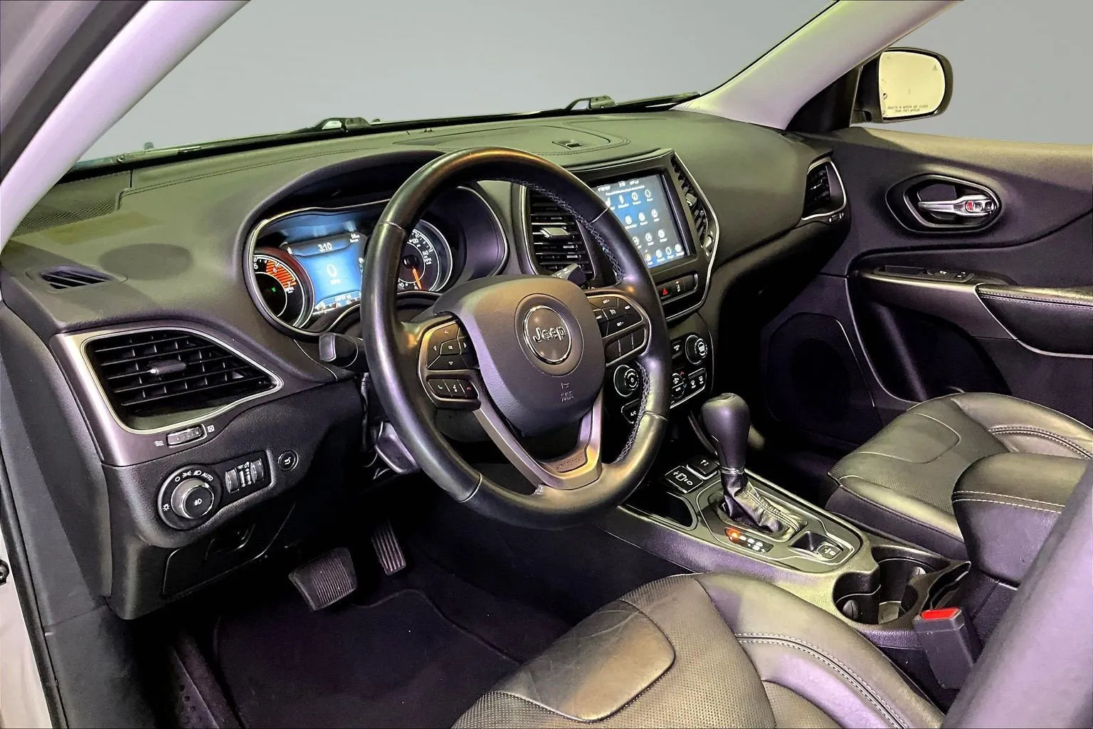 Jeep Cherokee photo 17