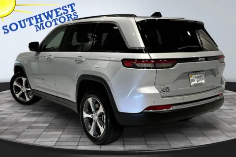 More photos of 2023 Jeep Grand Cherokee 4xe 4X4 SPORT UTILITY at Southwest Motors, CO