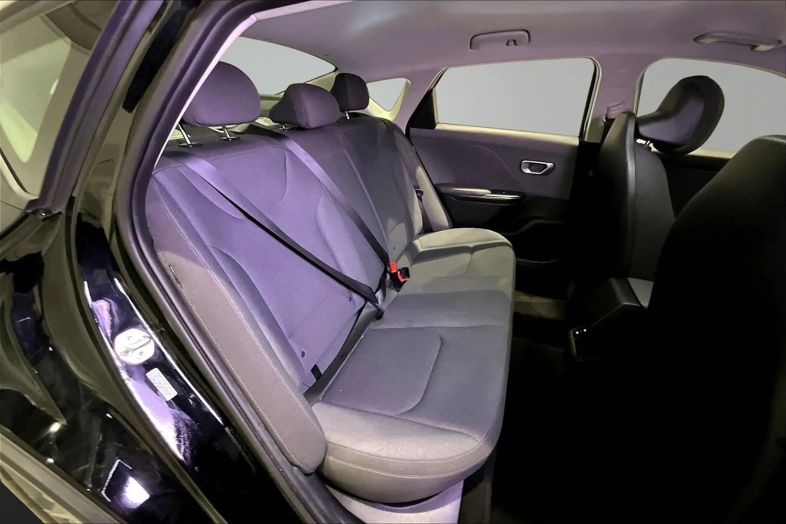 2025 Kia K4 LXS - Photo 24