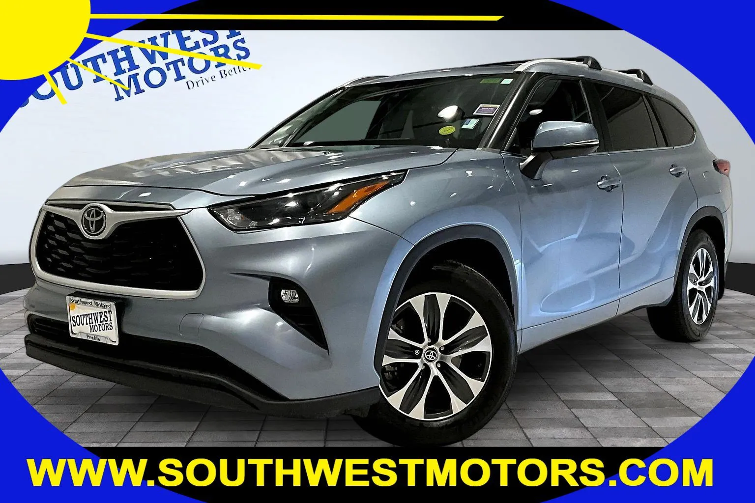 Gray 2023 Toyota Highlander XLE for sale in Pueblo, CO