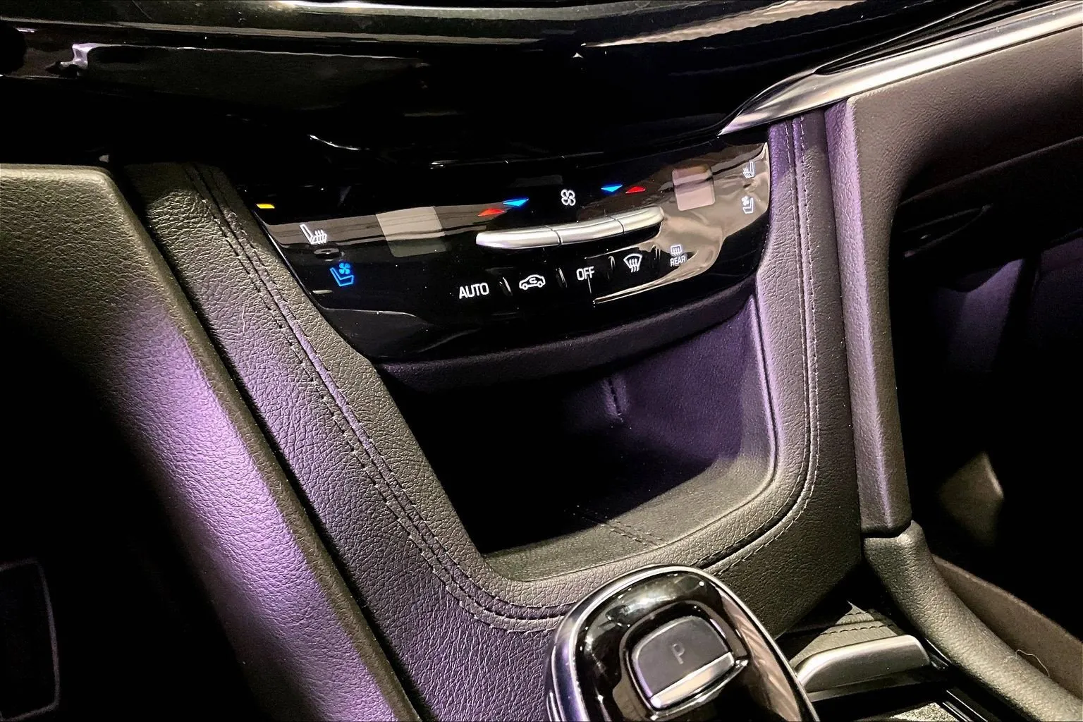 2024 Cadillac XT6 Sport - Photo 16
