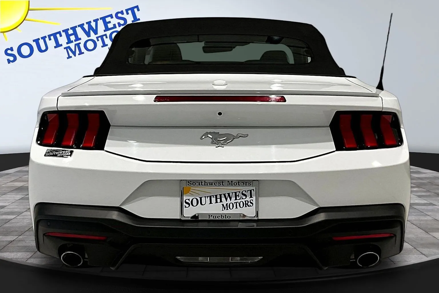 Ford Mustang photo 6