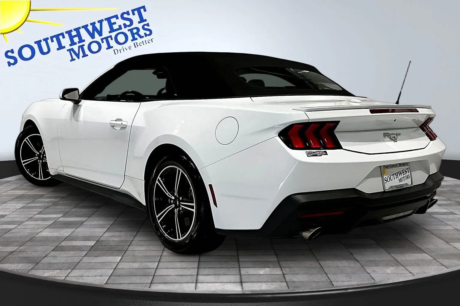 Ford Mustang photo 5