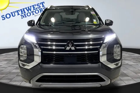 Photos of 2025 Mitsubishi Outlander SEL for sale in Pueblo, CO at Southwest Motors