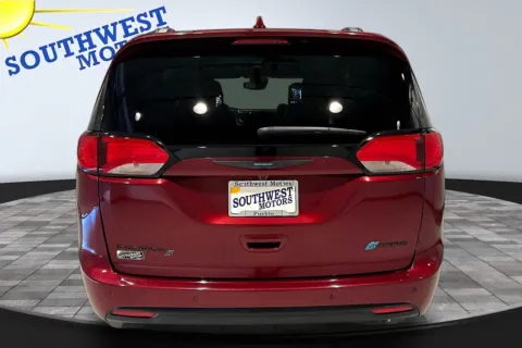 More photos of 2020 Chrysler Pacifica Hybrid Limited at Southwest Motors, CO