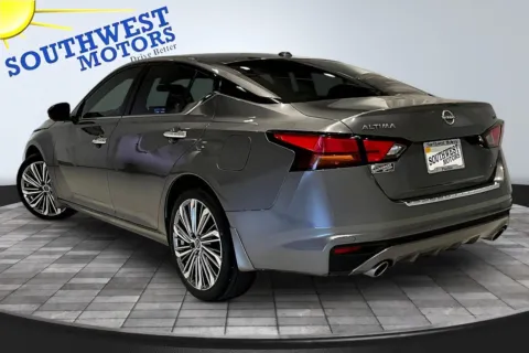 More photos of 2023 Nissan Altima 2.5 SL at Southwest Motors, CO