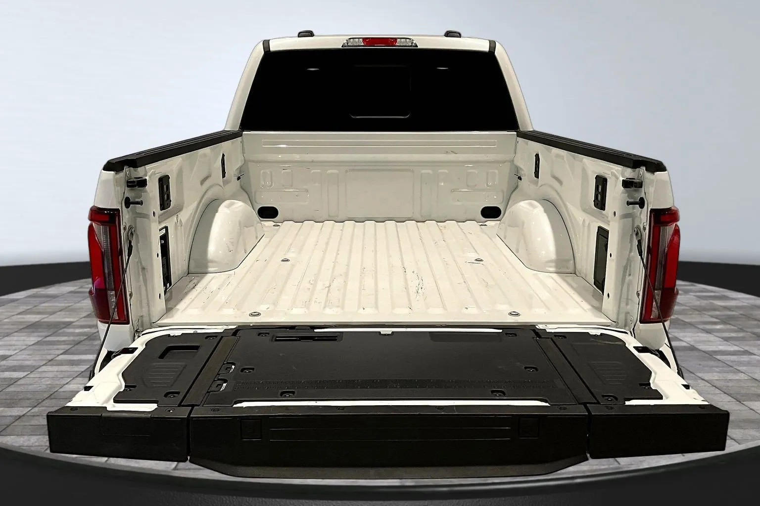 Ford F-150 photo 8