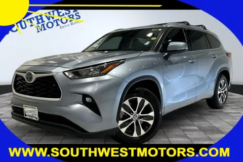 Gray 2020 Toyota Highlander XLE for sale in Pueblo, CO