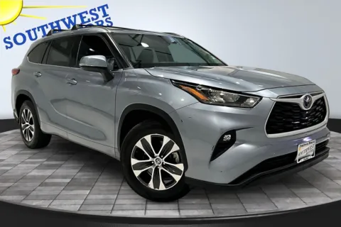 Another view of 2020 Toyota Highlander XLE for sale in Pueblo, CO at Southwest Motors