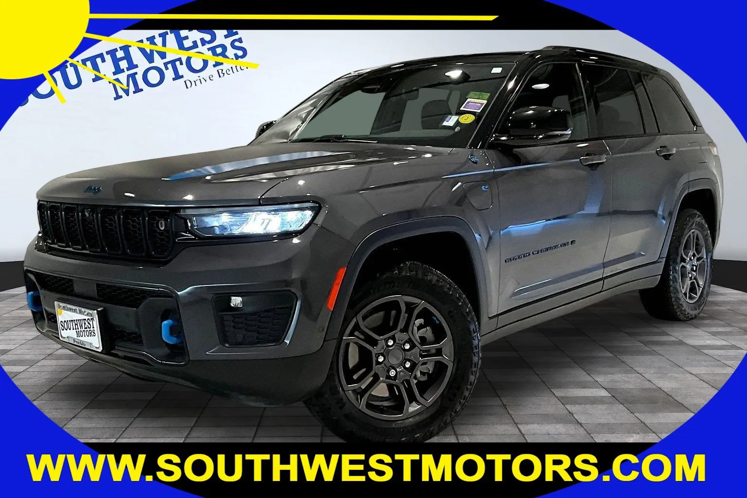 2023 Jeep Grand Cherokee Trailhawk 4xe CARB 4x4's photo