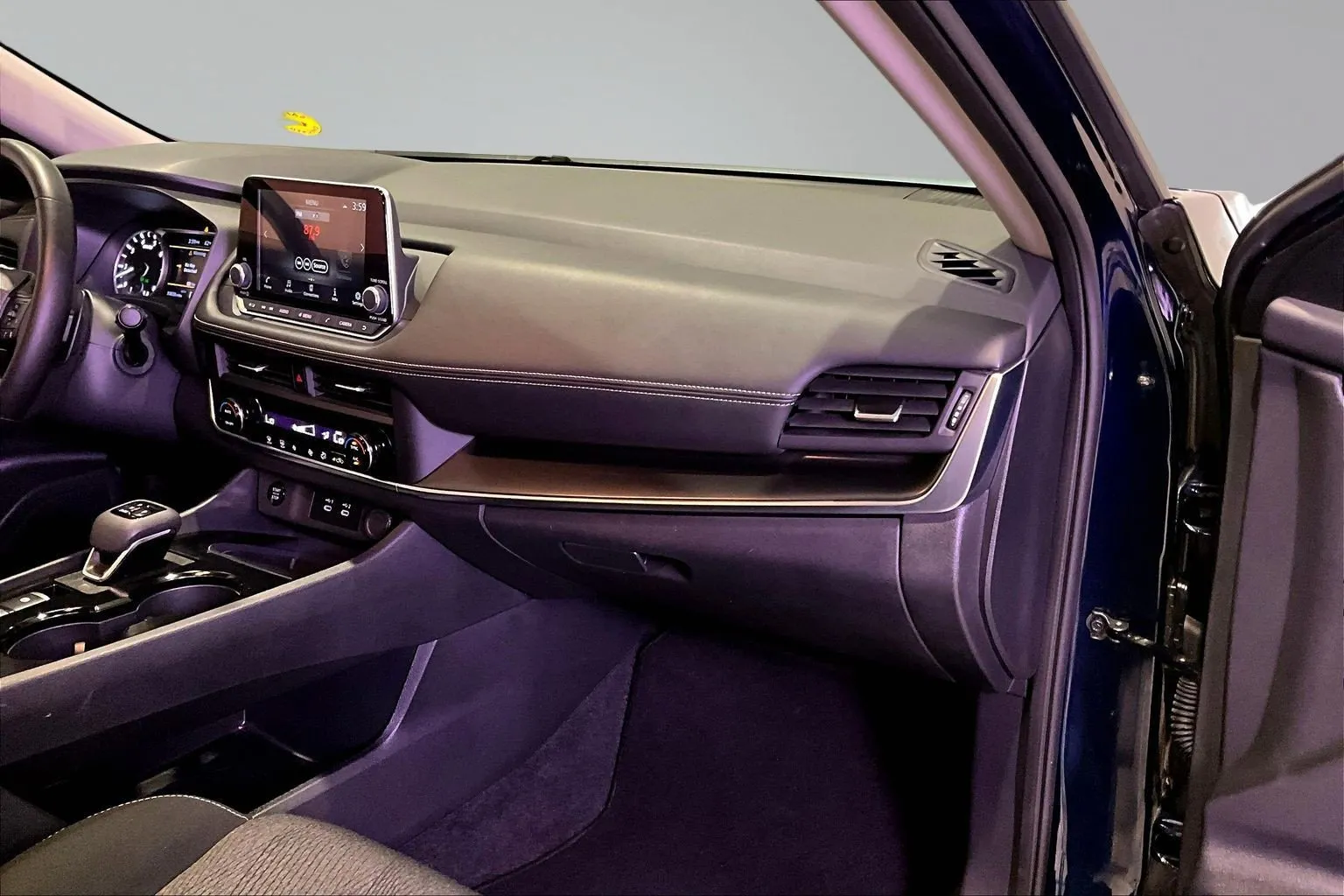 2025 Nissan Rogue SV - Photo 26