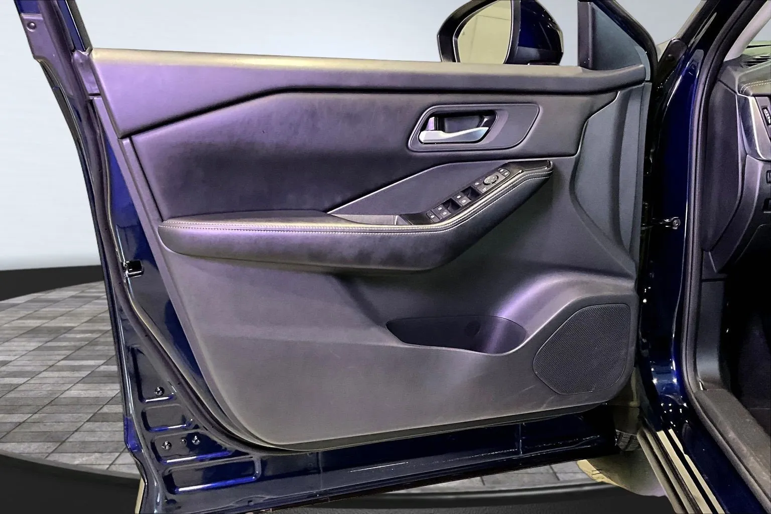 2025 Nissan Rogue SV - Photo 21