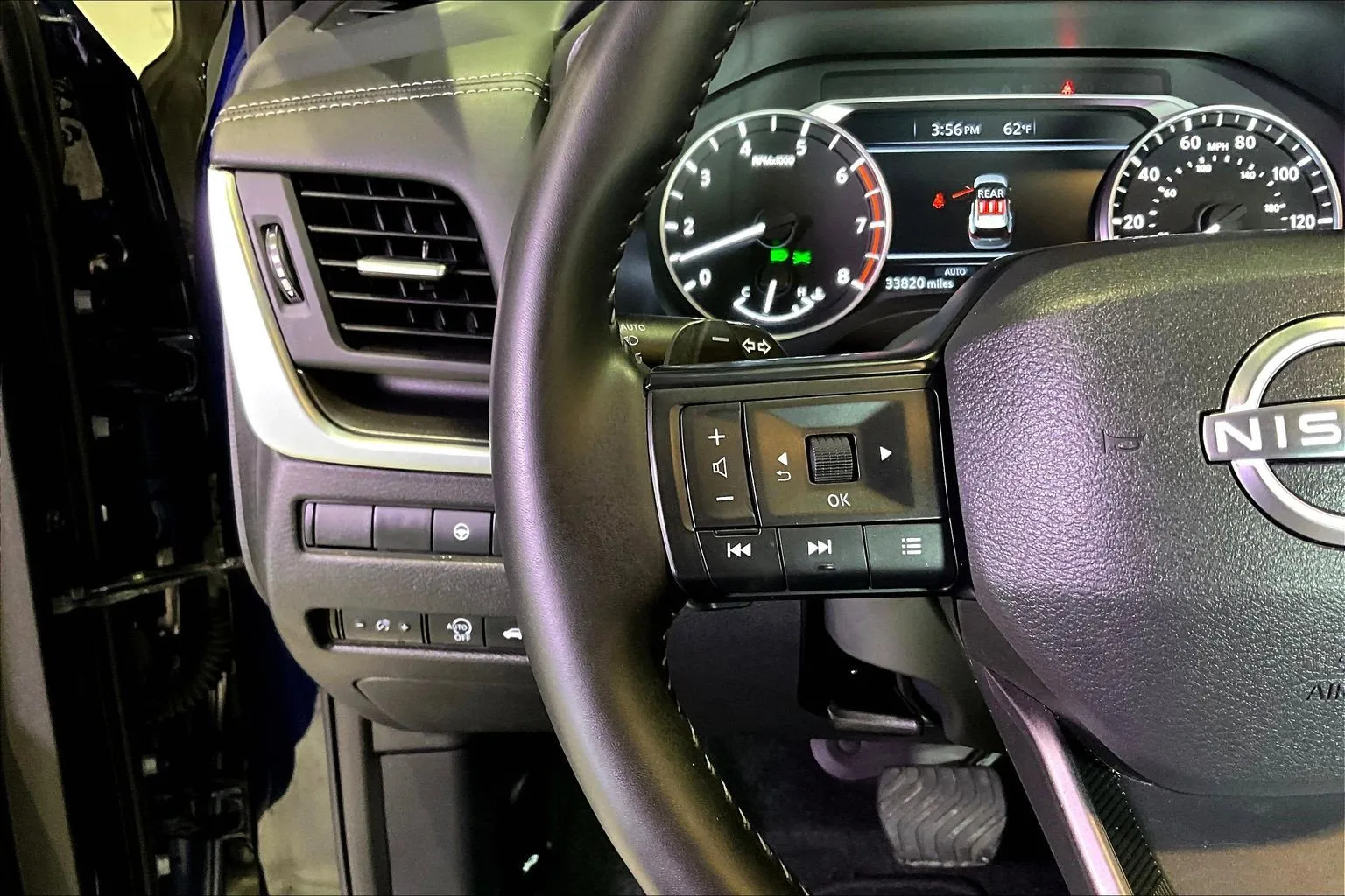 2025 Nissan Rogue SV - Photo 12