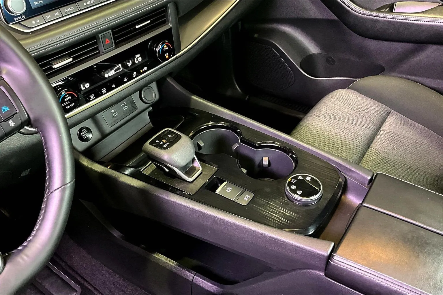 2025 Nissan Rogue SV - Photo 19