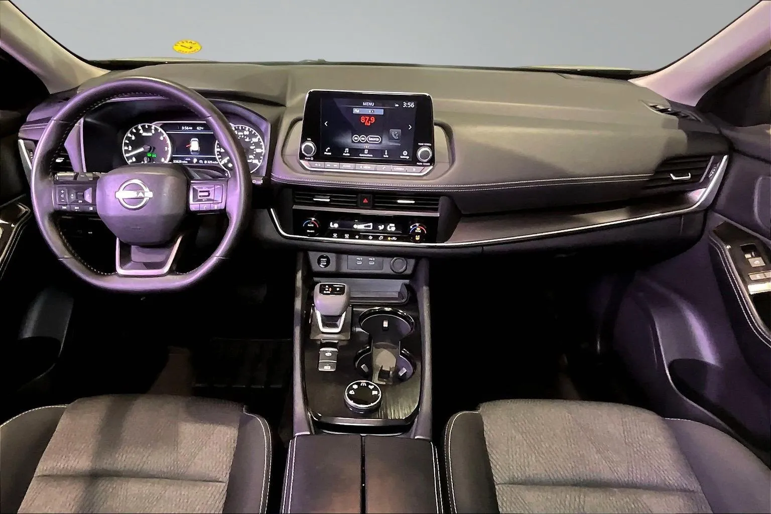 2025 Nissan Rogue SV - Photo 8
