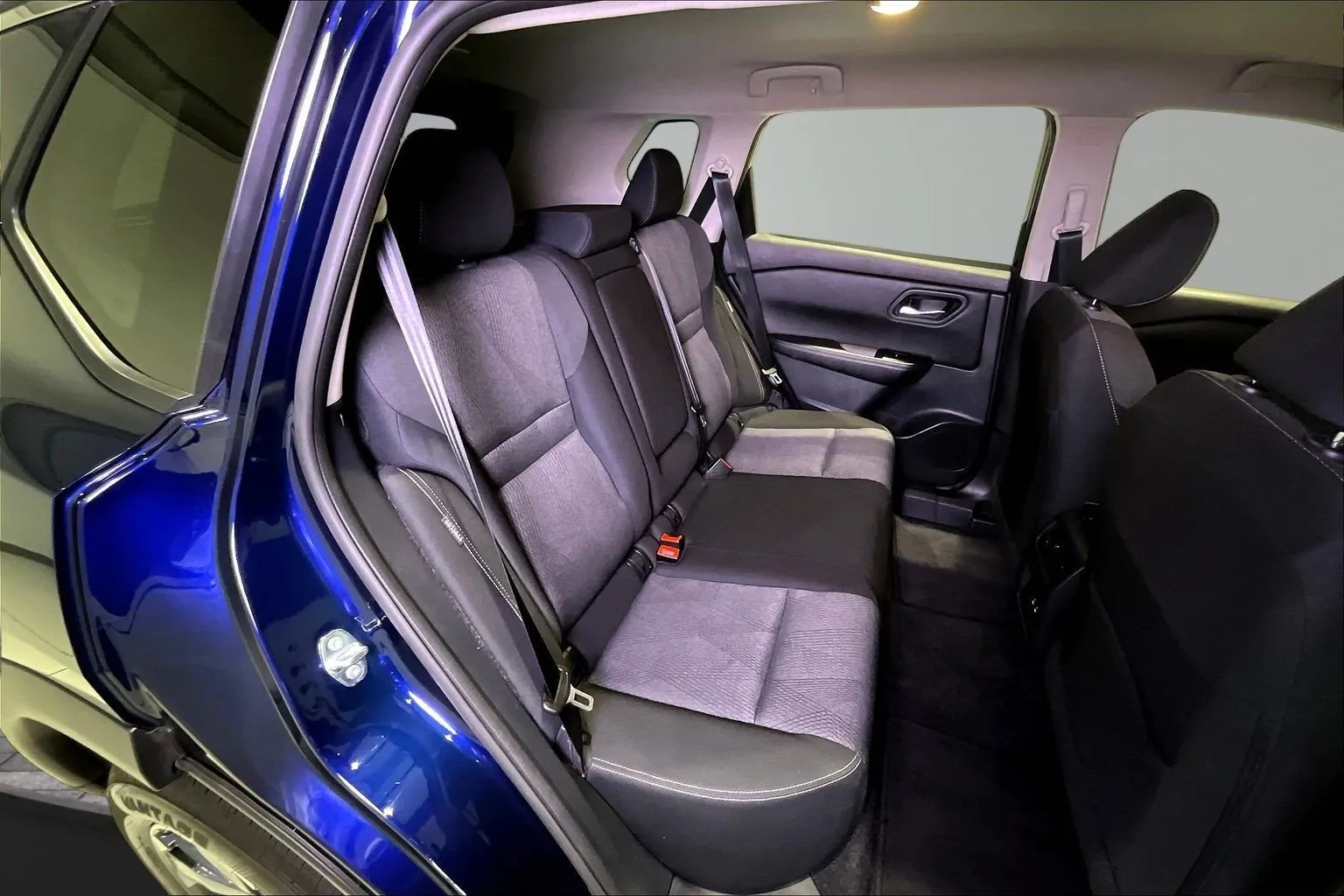 2025 Nissan Rogue SV - Photo 25