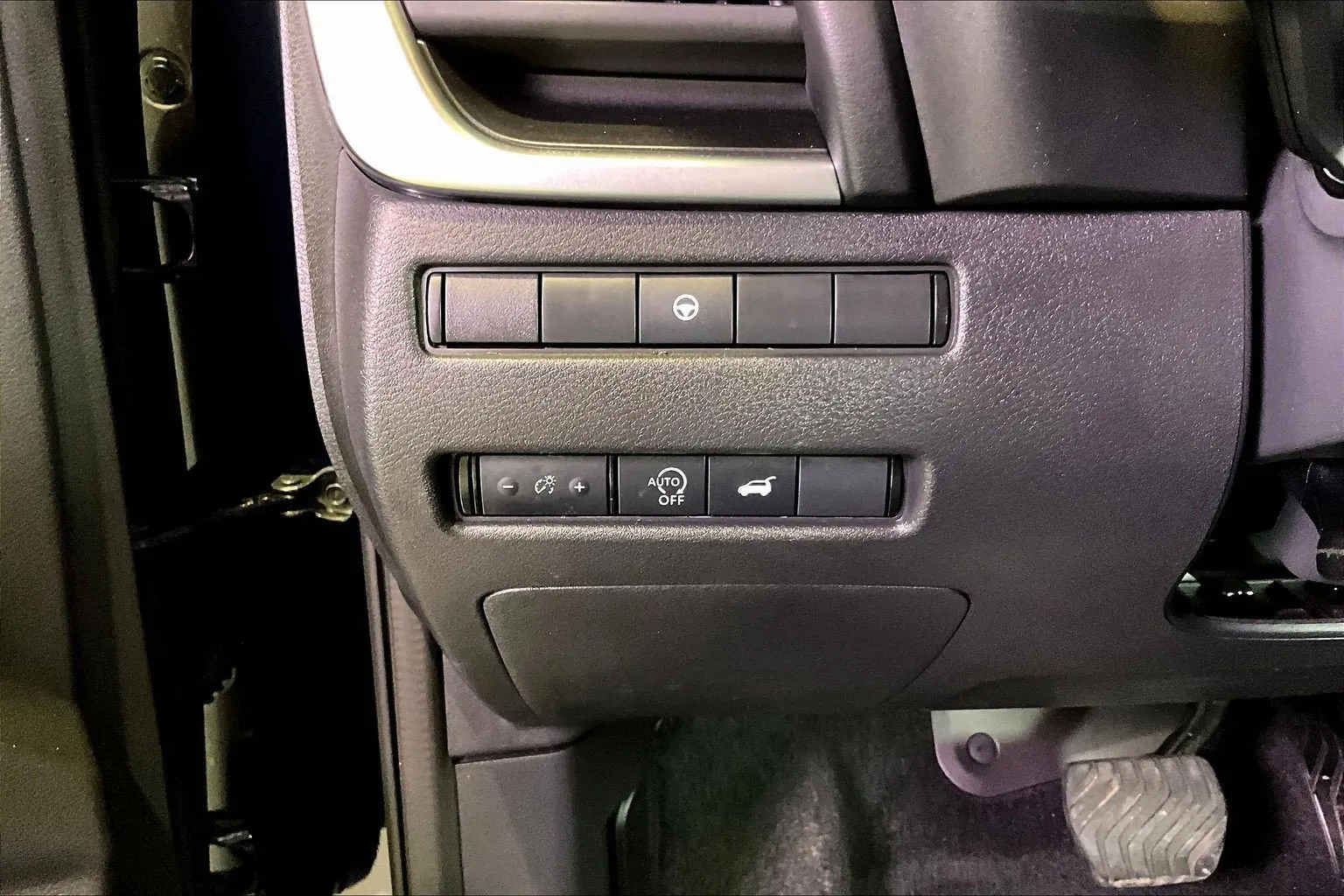2025 Nissan Rogue SV - Photo 17